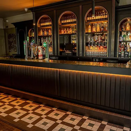 Crover House & Golf Club Hotel