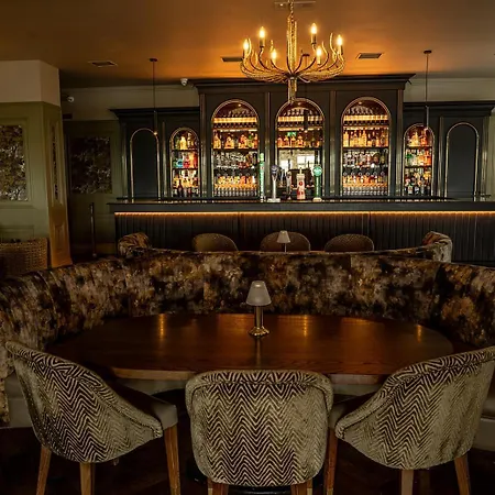 Crover House & Golf Club Hotel