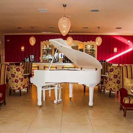 Ξενοδοχείο Crover House & Golf Club 4*