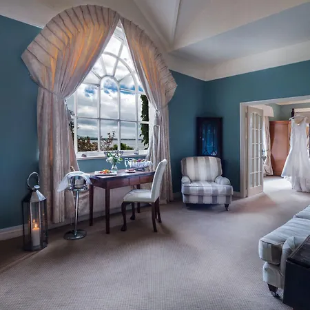 Crover House & Golf Club Hotel