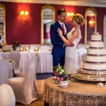 Crover House & Golf Club Hotel