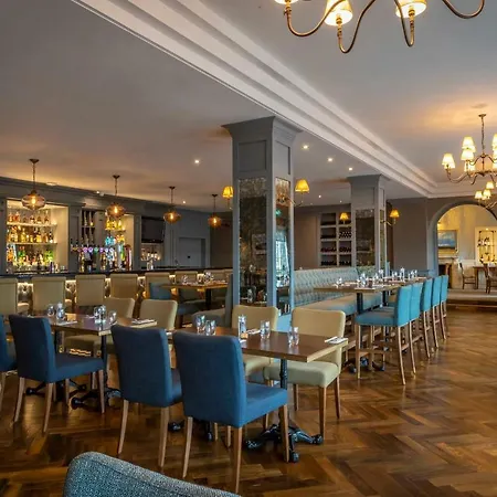 Crover House & Golf Club Hotel