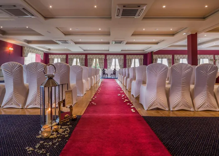 Отель Crover House & Golf Club