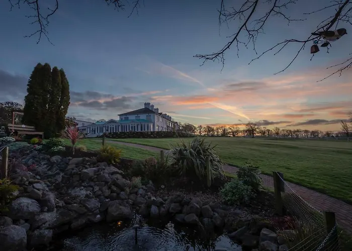 Отель Crover House & Golf Club